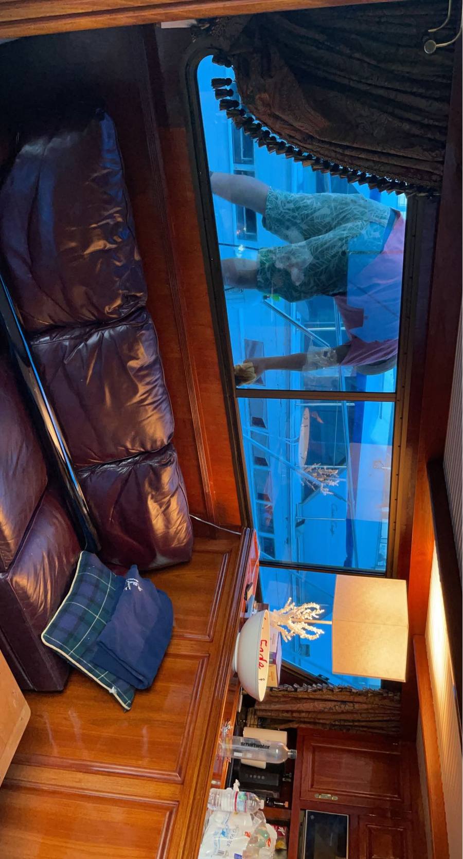 Yacht salon window tinting